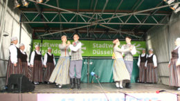 Tanzgruppe Dezeldes beim Heimatfest