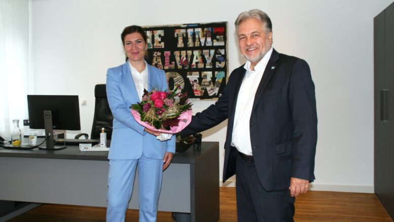 Bürgermeister EVK-Geschäftsführerin Jessica Llerandi Pulido