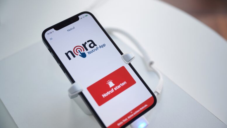 Handy mit der Nora-Notruf-Appruf