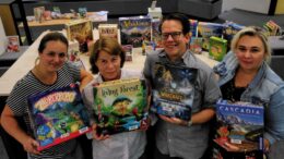 Spieleübergabe in der Stadtbibliothek