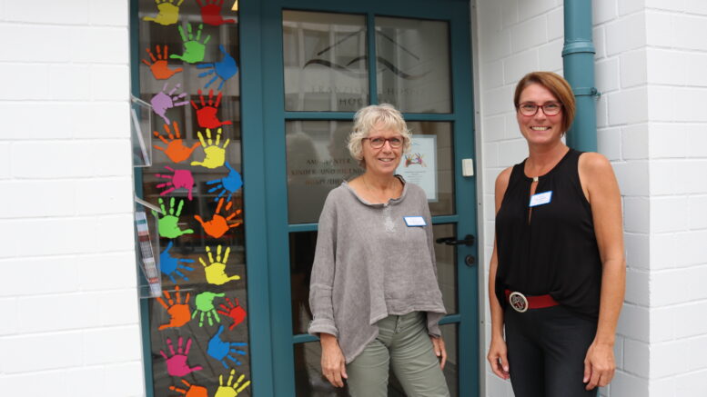 Kornelia Smailes (l.) und Anke Kaufmann ( Kinder- und Jugend-Hospiz-Dienst)