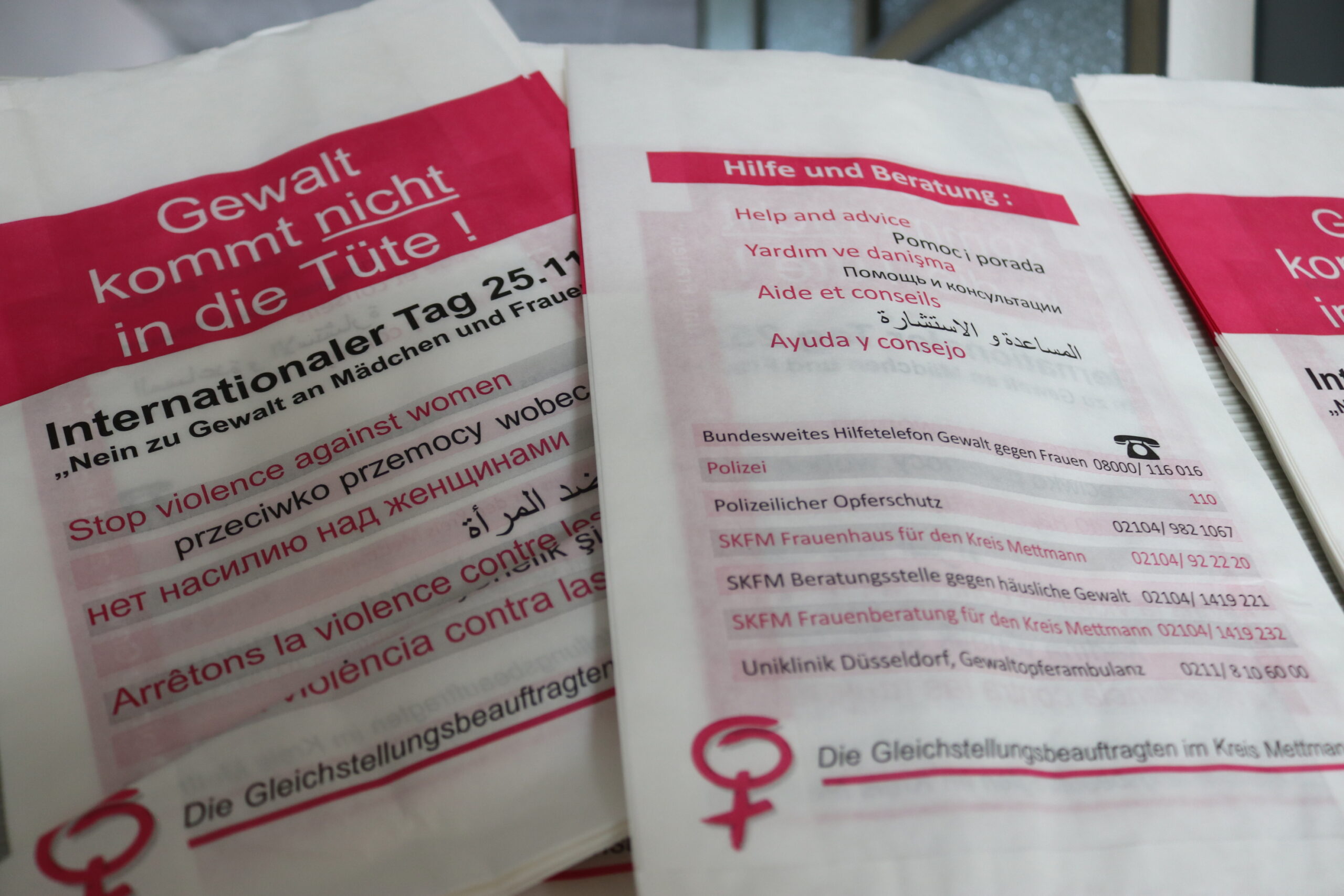 Gewalt kommt nicht in die Tüte das Schweigen überwinden