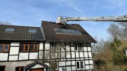 Dachstuhlbrand im Außenbereich Diepensiepen