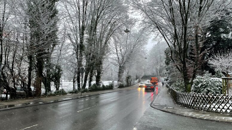 Straße Am Kolben im Winterkleid.