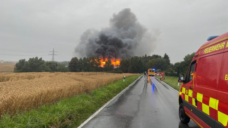 Brand einer Schreinerei an der Homberger Straße