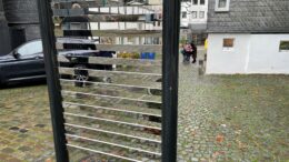 Streifenspiegel in der Mittelstraße