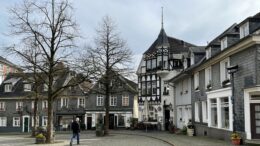 Der Marktplatz mit der Kneipe "Türmchen"