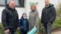 Bürgermeisterin Sandra Pietschmann hilft beim Dreck-weg-Tag in Obschwarzbach