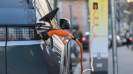 E-Auto wird geladen