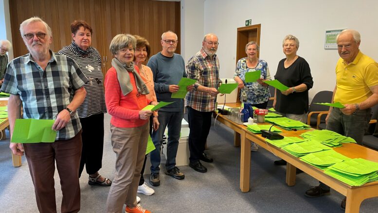 Auszählung der Stimmen zur Seniorenratswahl 2024