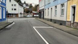 Neue Haltelinie auf der Hammerstraße