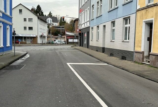 Neue Haltelinie auf der Hammerstraße