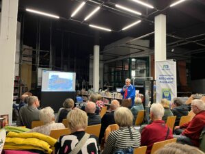 Ensemble „trioLogie“ ortrag der "Aulen" in der Stadtbibliothek.