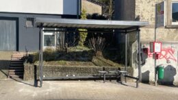 Bushaltestellenhäuschen