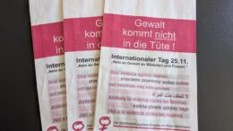 Brötchentütenaktion Keine Gewalt gegen Frauen und Mädchen