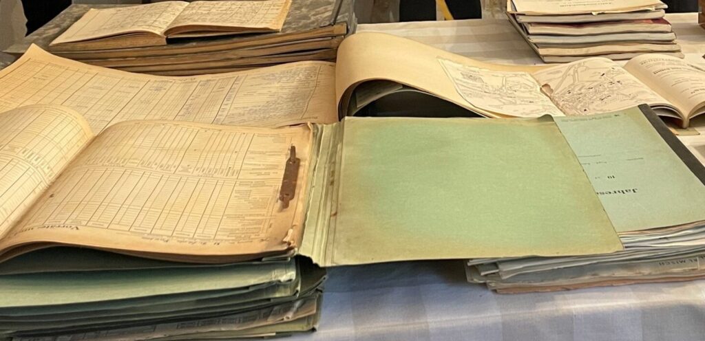 Alte Unterlagen von Gut Heresbach