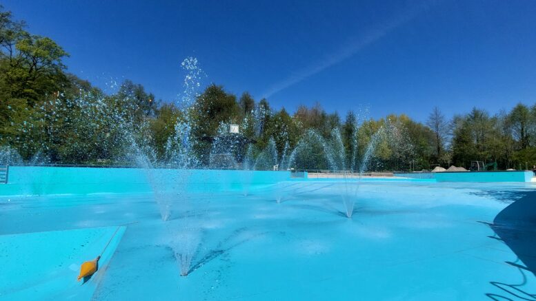 Beckenfüllung im Naturfreibad