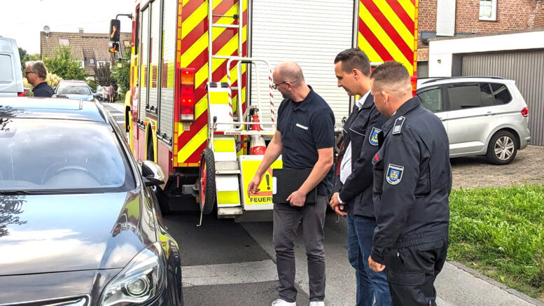 Feuerwehr und Ordnungsamt führten eine Durchfahrübung durch.